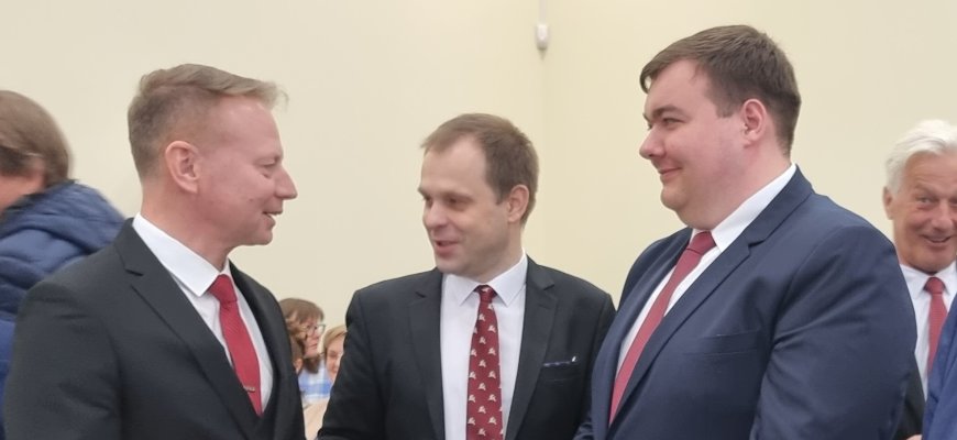 Atsisakiusius tarybos narių mandatų keičia senbuviai