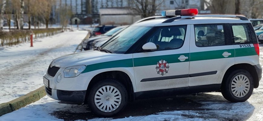 Sugyventinę žarstekliu „auklėjęs“ vyras kaltę išpirks viešaisiais darbais