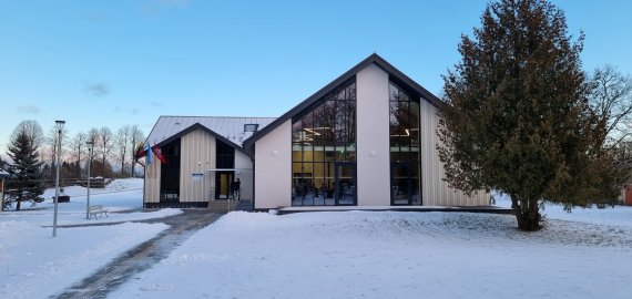Balandžio 3 d. Obelių „Žaliojoje“ - spektaklis pagal Liudviką Didžiulienę - Žmoną „Paskubėjo...“