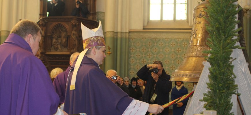 Pašventintieji varpai suskambės vasarą (foto + video)