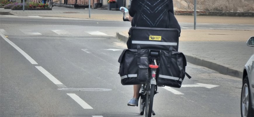 Lietuvos paštas nuo kitų metų „Sodros“ pensijas ir kitas išmokas nešios beveik visoje šalies teritorijoje
