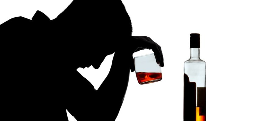 Gydytoja: vienas alkoholikas į liūną gali įtraukti 20 žmonių