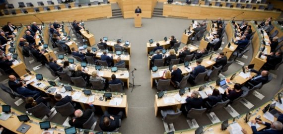 Seimui nepavyko atmesti prezidento veto – rinkimų kartelė lieka 5 procentai