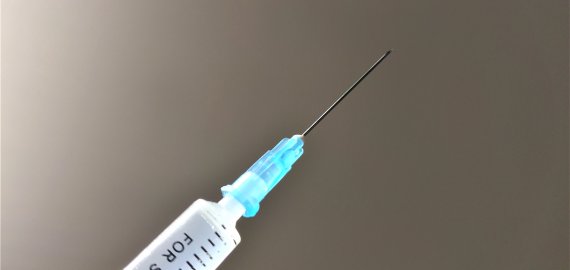 SAM skirs priedus gydymo įstaigoms ir vaistinėms už kiekvieną COVID-19 skiepą