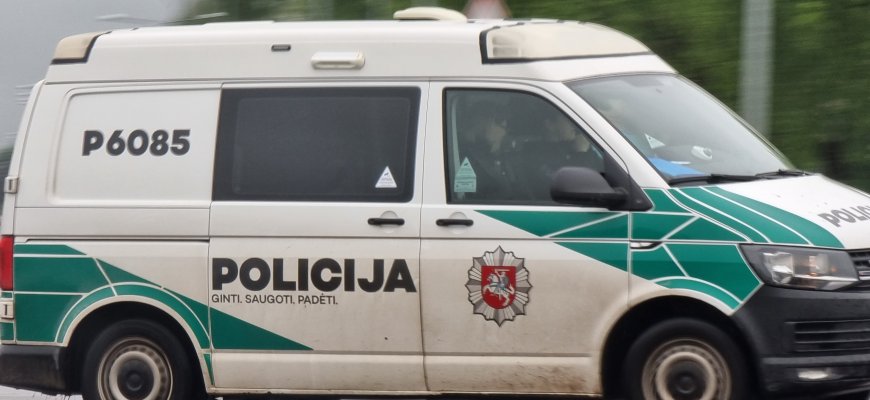 Smurtavo prieš moterį
