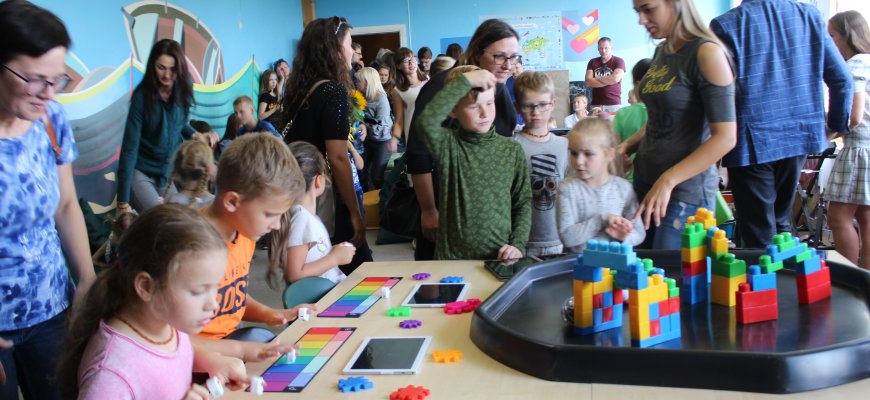 STEAM centro atidarymas be oficialumo kaukės (foto)