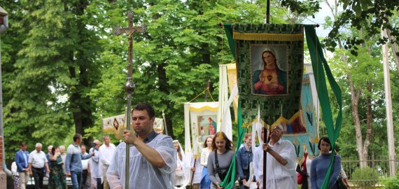 Panemunėlyje tradiciniai atlaidai – jauki parapijos šventė (foto +video)