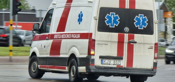 Patrenkė moterį ir pabėgo – vairuotojas ieškomas