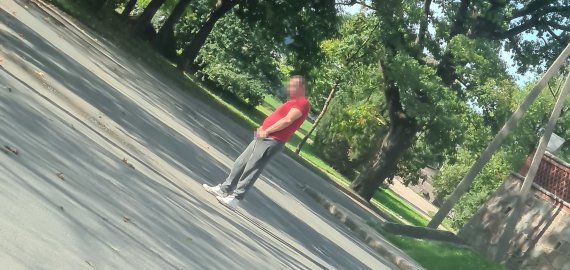 Rokiškėnus šiurpino viduryje gatvės besišlapinantis vyras