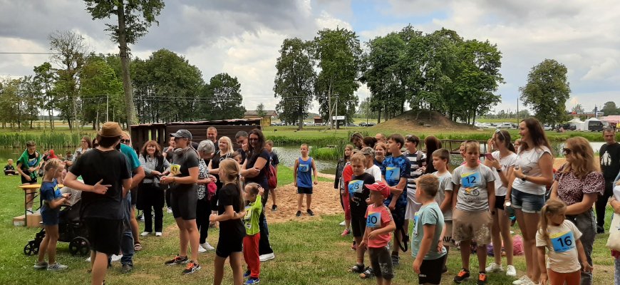Pandėlys švenčia – belaukdami Oninių, sukvietė į šeimų sporto šventę (foto)
