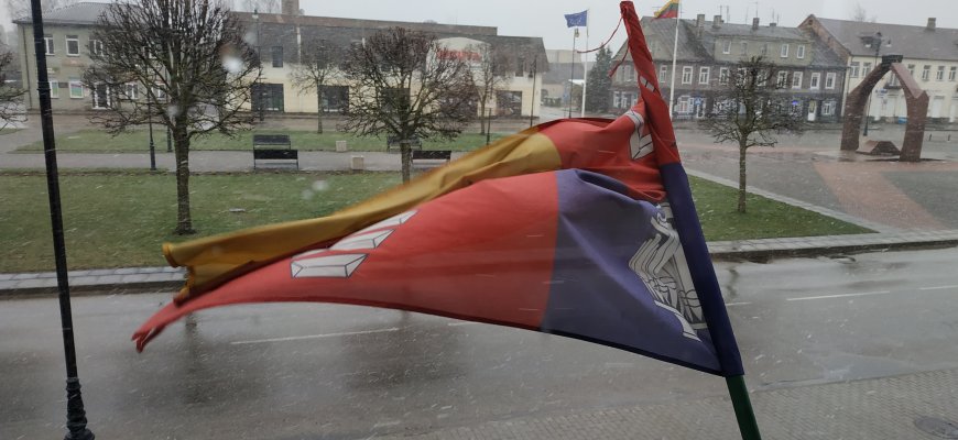 Sinoptikai perspėja: penktadienio vakarą ir naktį kils smarkus vėjas