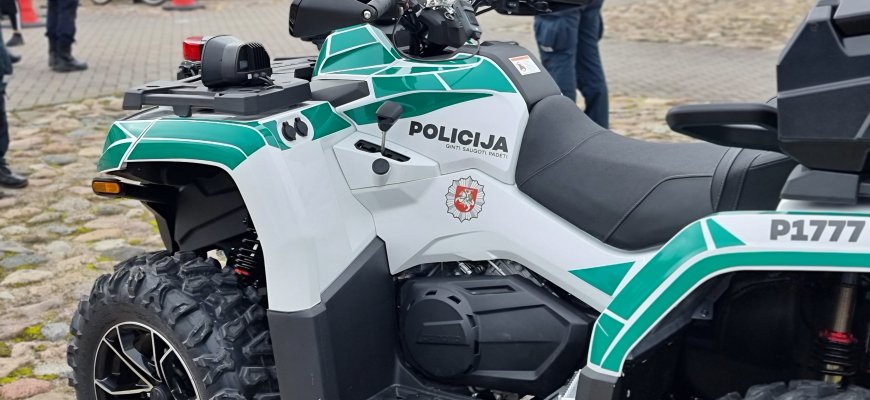 Neblaivus vairuotojas nesuvaldė motorolerio ir nuvažiavo nuo kelio