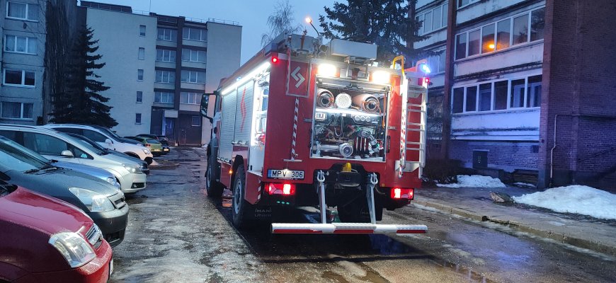 Ketvirtadienio rytą mikrorajono gyventojus žadino gelbėjimo tarnybų sirenos (foto)