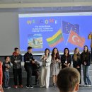 Rokiškio Juozo Tūbelio progimnazija žengia į tarptautinę erdvę: mokyklai suteikta „Erasmus+“ akreditacija 2025–2027 metams (foto+video)