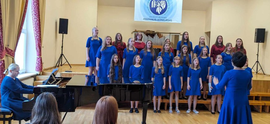 Rokiškio R. Lymano muzikos mokykloje - nesiliaujantis diplomų lietus