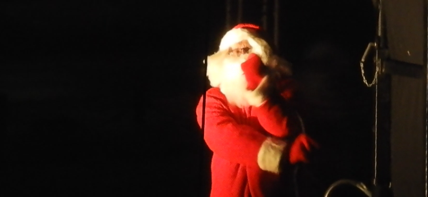 Kai lieki be pagalbininkų arba tamsioji Rokiškio Kalėdų senelio darbo pusė (video)