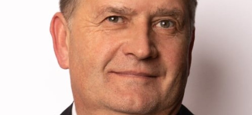 Meru išrinktas Laimutis Ragaišis palieka Rokiškį – „Abi akys verkia“