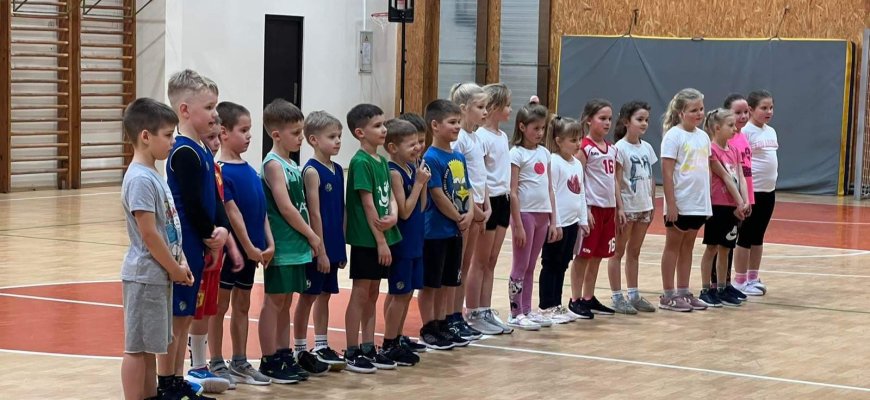 Ketvirtadienį savo pirmąsias rungtynes sužaidė jauniausieji krepšininkai