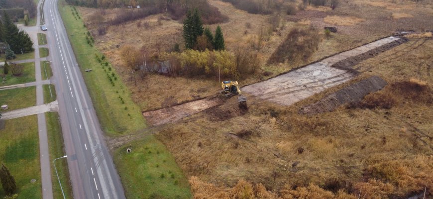 Pradėtas tiesti privažiavimas prie naujų sklypų (video+foto)