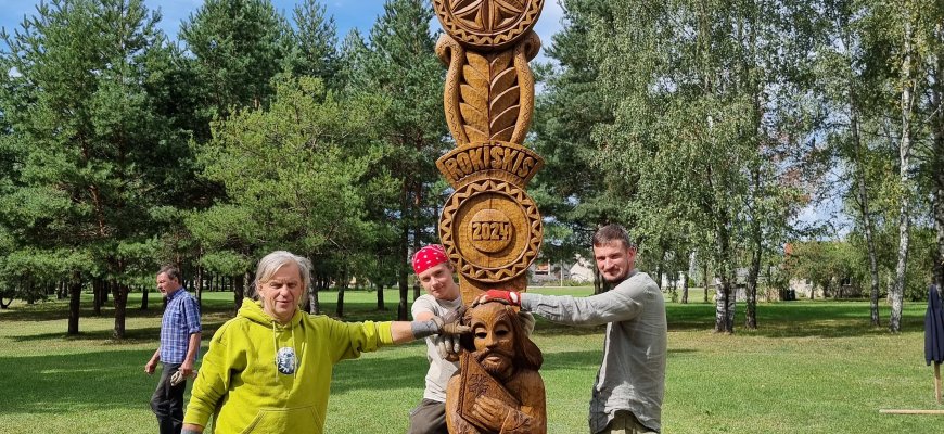 Kūryba baigėsi: papuošę L. Šepkos parką drožėjai išvyksta namo (foto+video)
