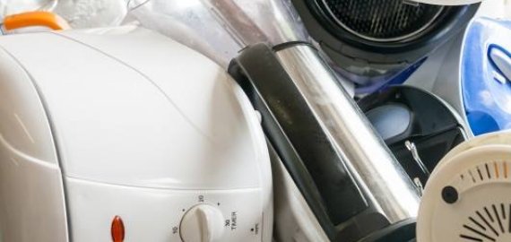 AB „Rokiškio komunalininkas“ balandžio mėnesį rinks buityje susidariusias pavojingas atliekas