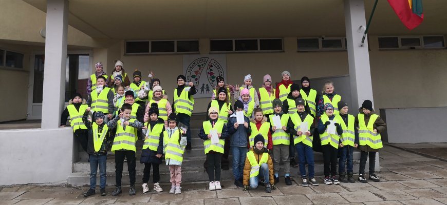 Rokiškio Senamiesčio progimnazijos pradinukų akcija Pasaulinei autizmo supratimo dienai paminėti (foto)