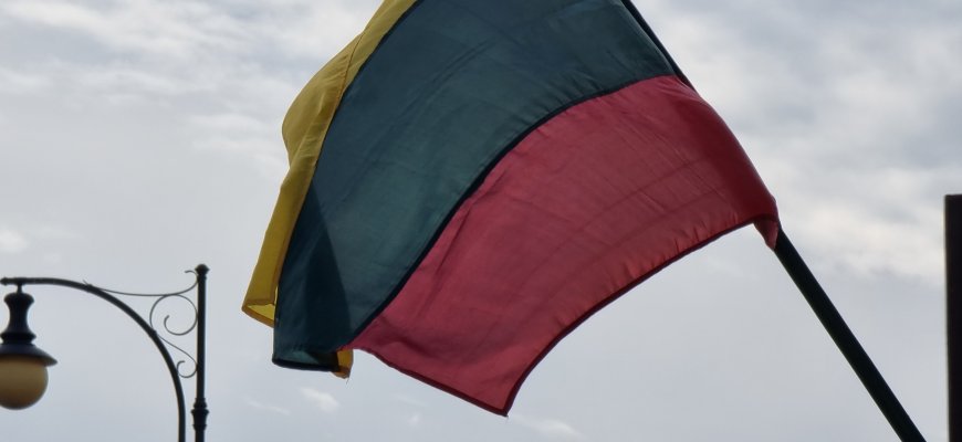 Dėl karinių veiksmų Ukrainoje Lietuvoje skelbiama nepaprastoji padėtis