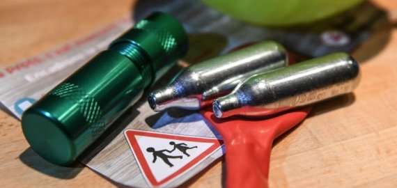 Nuo spalio Lietuvoje uždraudžiama prekyba „juoko dujomis“