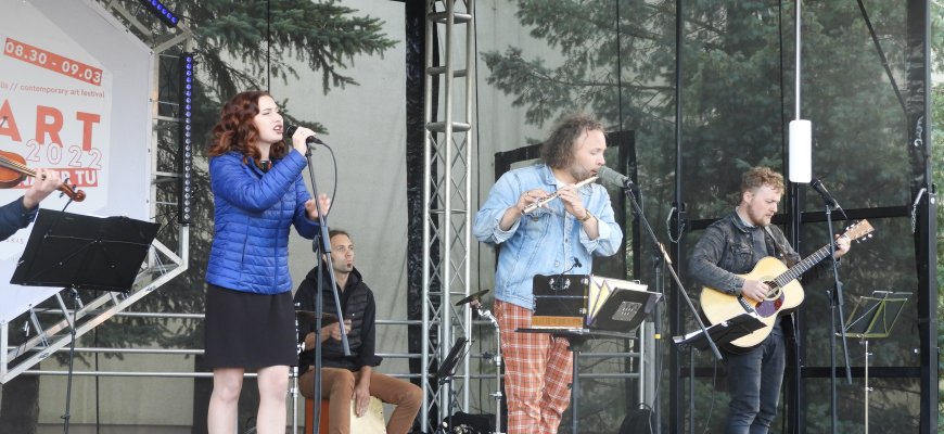 Saulius Petreikis su grupe šildė sušalusią publiką (foto)