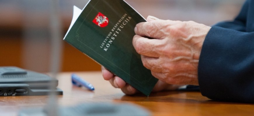 Lietuvoje vyksta kasmetine pilietiškumo tradicija tapęs Konstitucijos egzaminas