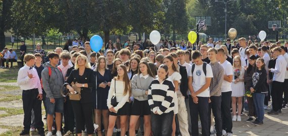 Mokslo metų pradžios šventė Rokiškio Romuvos gimnazijoje 2024 09 02 (foto+video)