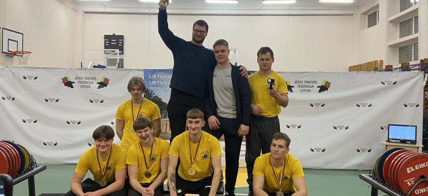 Iš Lietuvos jėgos trikovės ir štangos spaudimo čempionato – su naujomis pergalėmis!