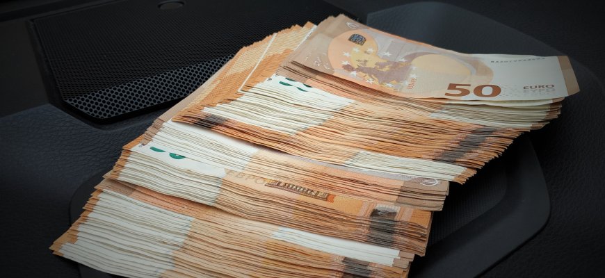 Europos Komisija: Lietuvos ekonomika šiemet smuks 7,9 proc., kitąmet augs 7,4 proc.