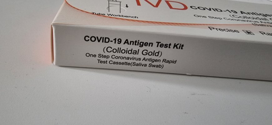 Naujoji COVID-19 atmaina plinta greičiau, bet mažiau atvejų būna sunkūs