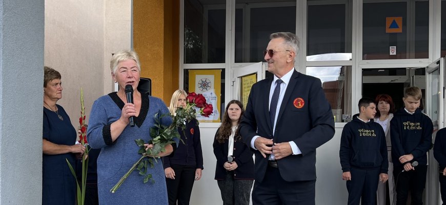 Rugsėjo 1-ąją pasitinka ir daugiau kaip 500 krašto pedagogų