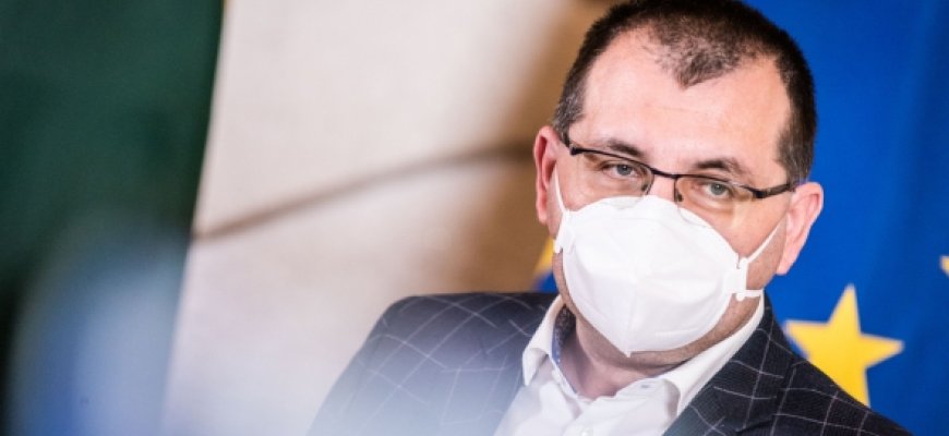 Dėl žmonos paskiepijimo V. Kasiulevičius traukiasi iš Santaros klinikų