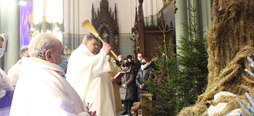 Nors pandemija sugriovė planus, tačiau Rokiškio šv. apaštalo evangelisto Mato bažnyčios prakartėlė – kaip visuomet įspūdinga (video +foto)