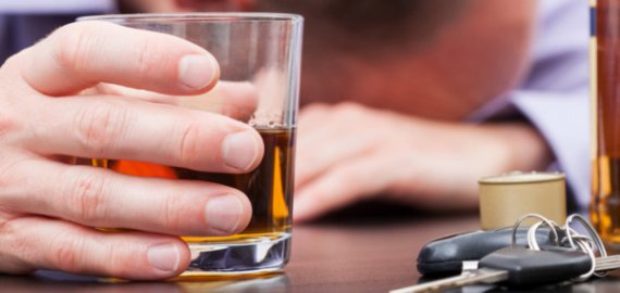 Neblaivus ir neturintis teisės vairuoti vairuotojas sukėlė avariją