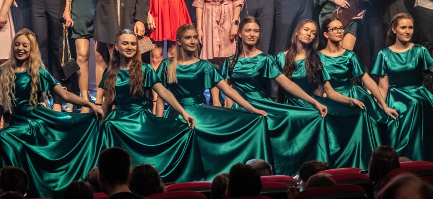 Rokiškio Juozo Tumo-Vaižganto gimnazijos Romuvos padalinio paskutinis skambutis (video+foto)