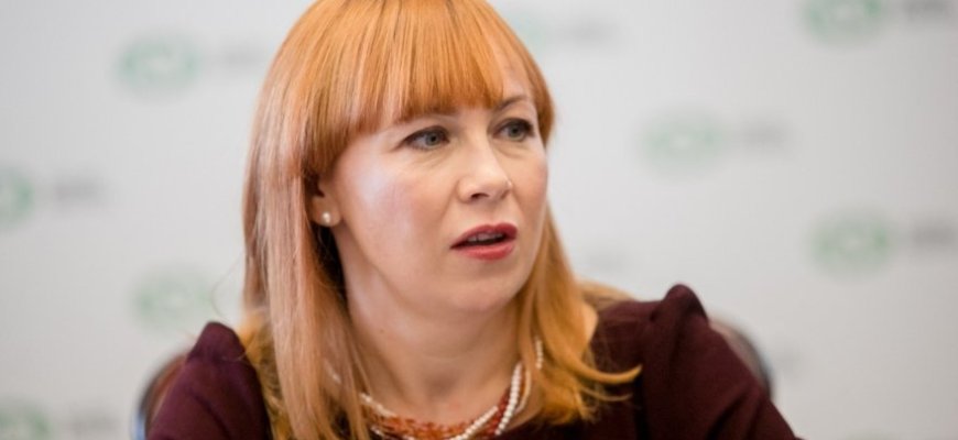 Petrauskienė pristatė artėjančių mokslo metų naujienas: metas nukarūnuoti valstybinius brandos egzaminus