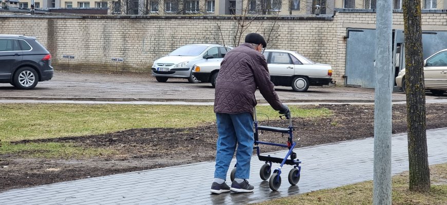Vyriausybė pritarė papildomai išmokai vienišiems senjorams