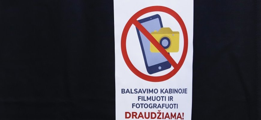 VRK prašo rinkėjų nefotografuoti ir nepublikuoti rinkimų biuletenių nuotraukų