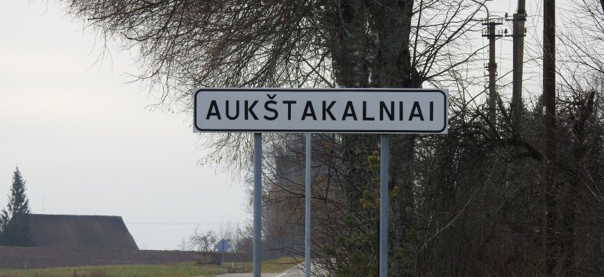 Pavogė priekabą ir žoliapjovę