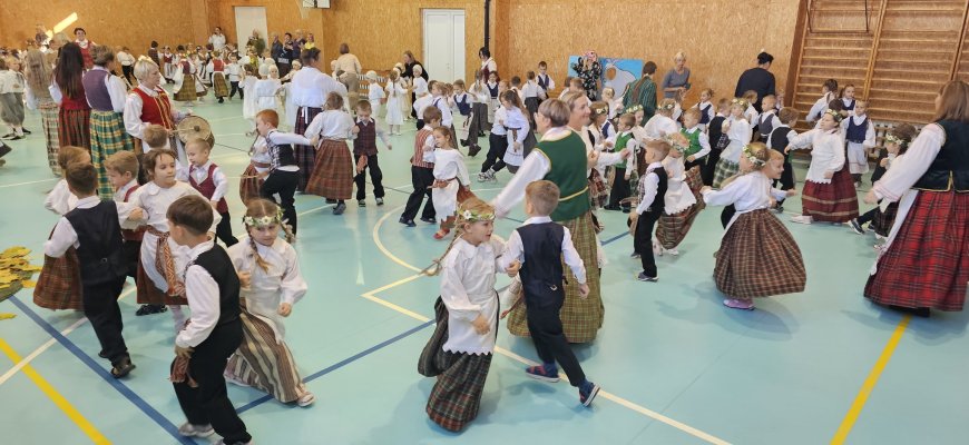 Rokiškio rajono priešmokyklinio amžiaus vaikų etno šventė „Mes mažieji lietuvaičiai“ (foto)