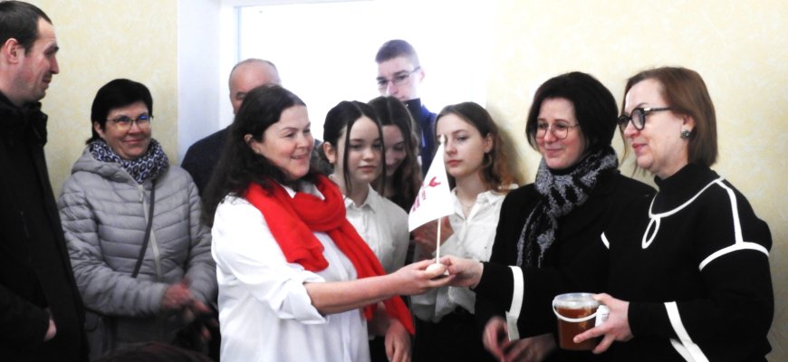 Kamajų aikštėje suplevėsavo Lietuvos mažosios kultūros sostinės vėliava, važiuotynių dalyviai aplankė bendruomenes