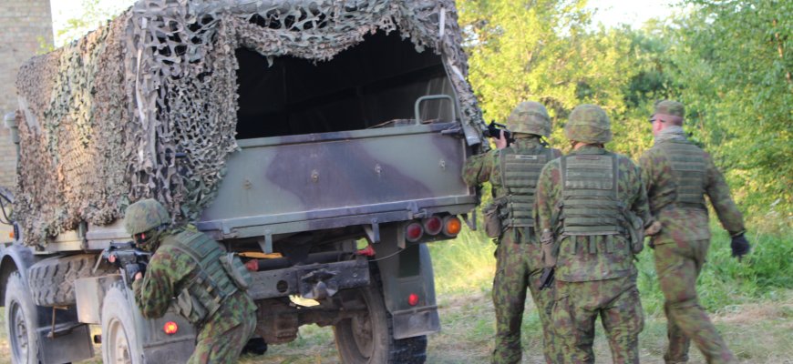Gerėjant situacijai dėl pandemijos kariuomenėje mažėja apribojimų tarnybai ir pratyboms