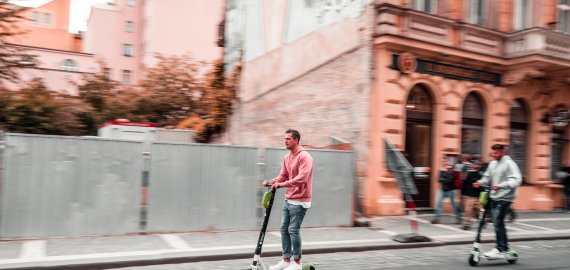 Elektrinis paspirtukas rudenį – misija įmanoma: kaip pasiruošti?