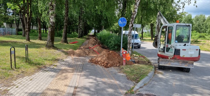 Pagaliau tvarkomas vienas iš prasčiausių Rokiškio takų (video+foto)