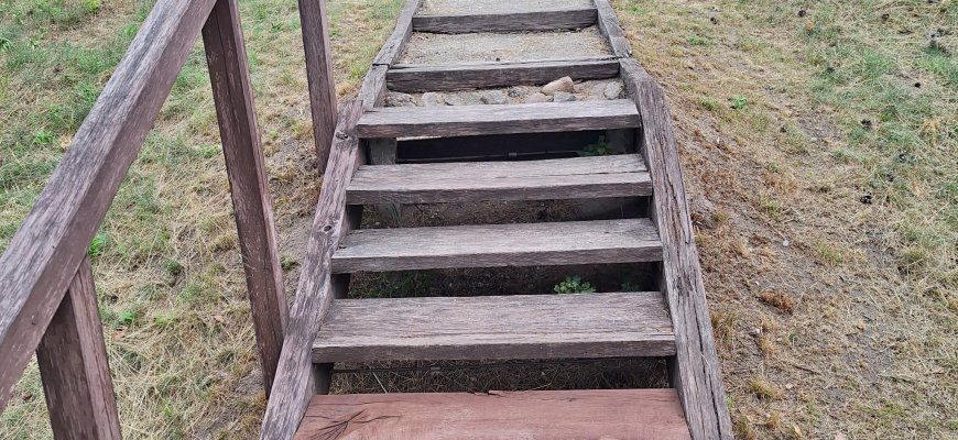 Į Moškėnų piliakalnį – atnaujintais laiptais