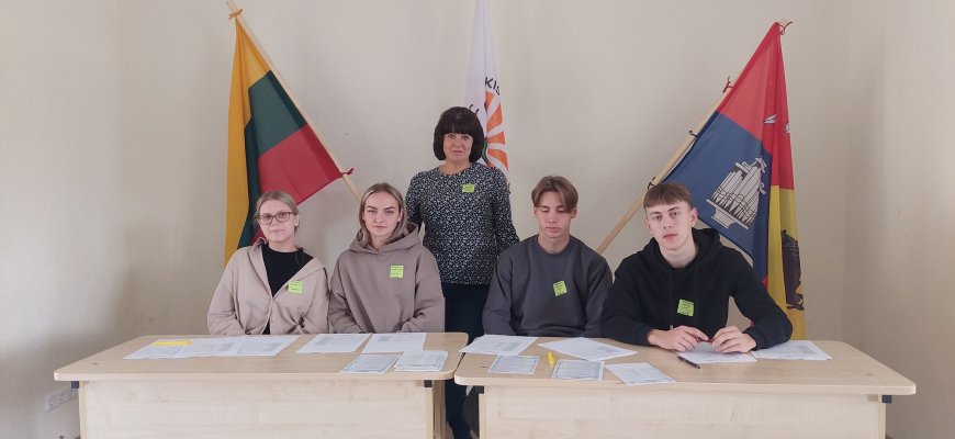 Juodupės gimnazijoje vyko MokRinkimai (foto)